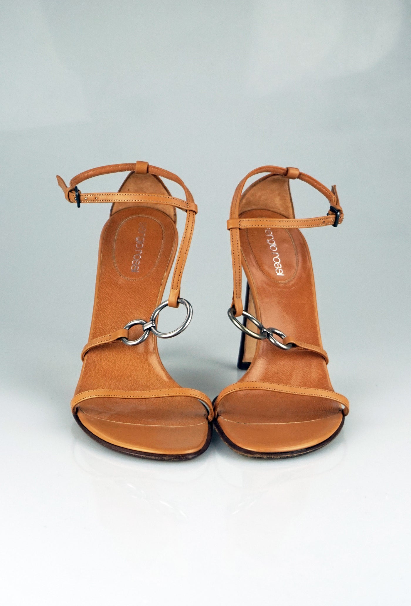 Thin straps sandals