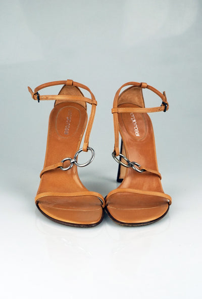 Thin straps sandals