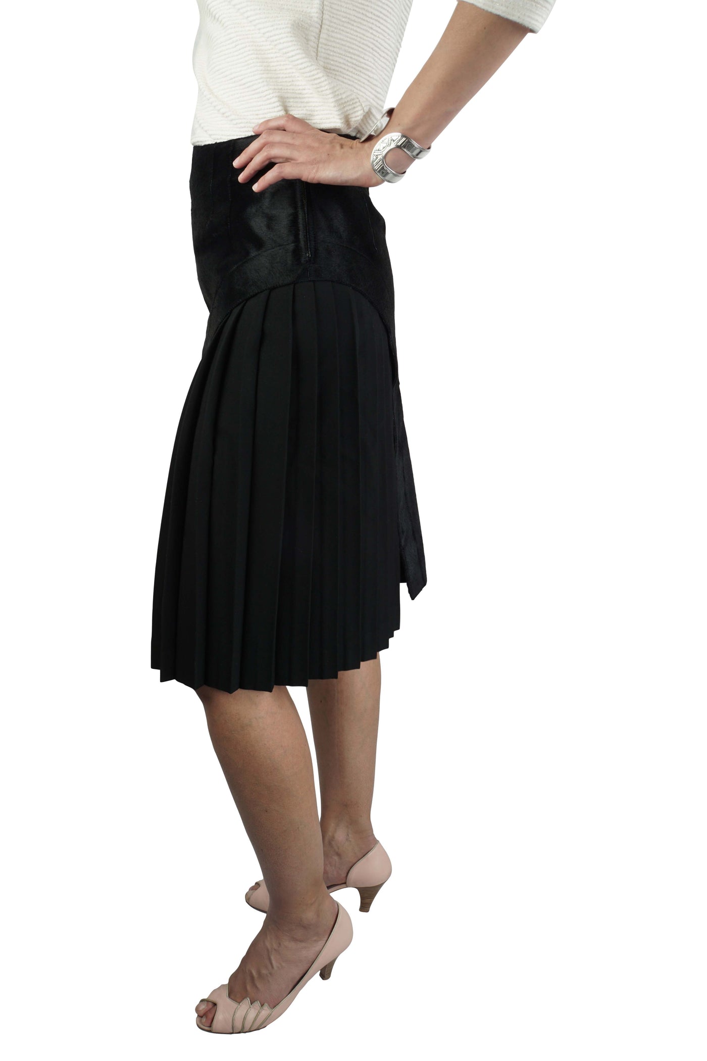 Ponyhair pleat black skirt