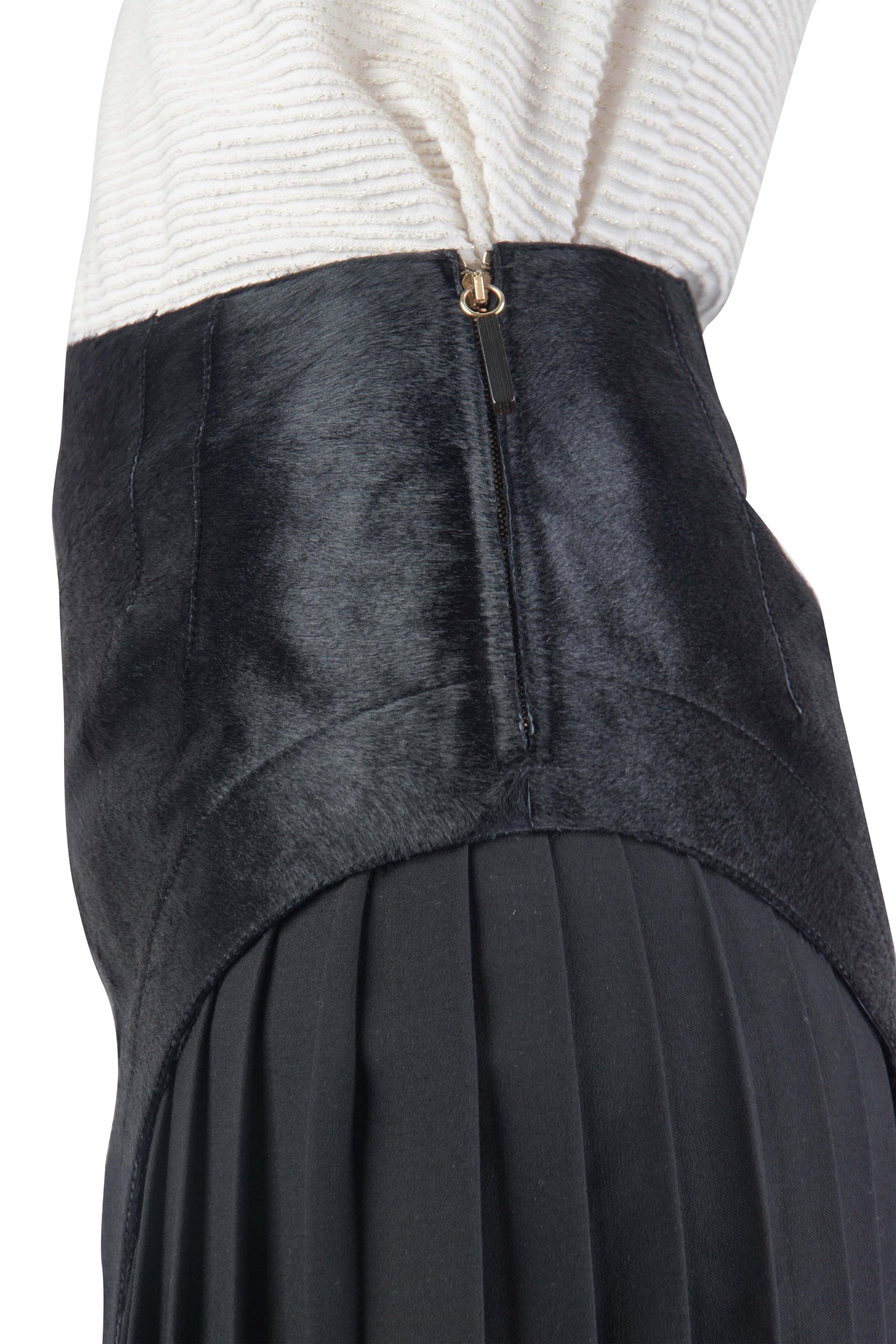 Ponyhair pleat black skirt