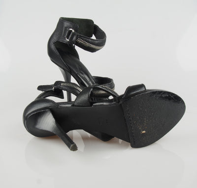 Zippy black sandals