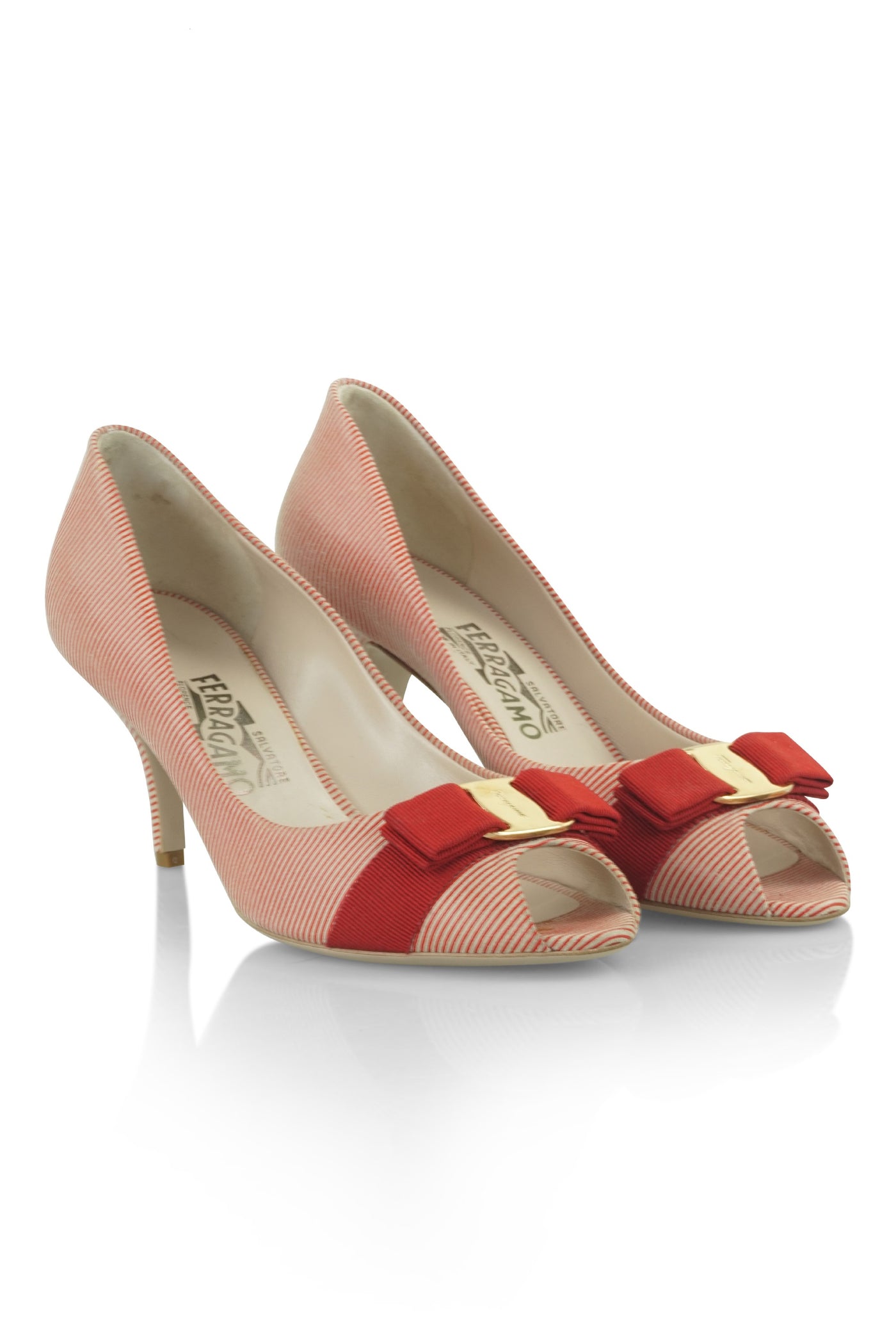 Ribes red and white pumps